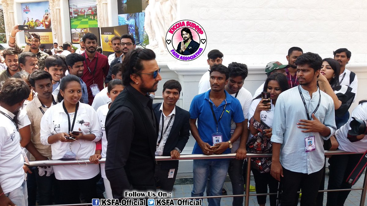KSFA_Official's tweet photo. EXCLUSIVE Pics: #StylishStar Namma @KicchaSudeep Anna at #InnovativeIntetnationalFilmFestival 😍😍😍
@ifilmcity @IIFFBengaluru

#KingOfStyle #Kicchaism 😎 https://t.co/9Ptm4yiGiW