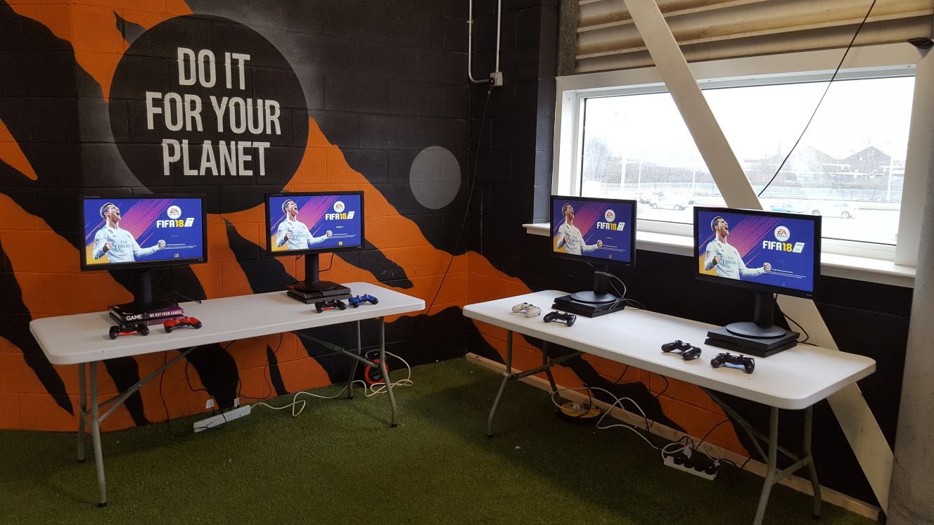 GAME HULL in Sports Direct on Twitter "We’re set up & ready HullCity