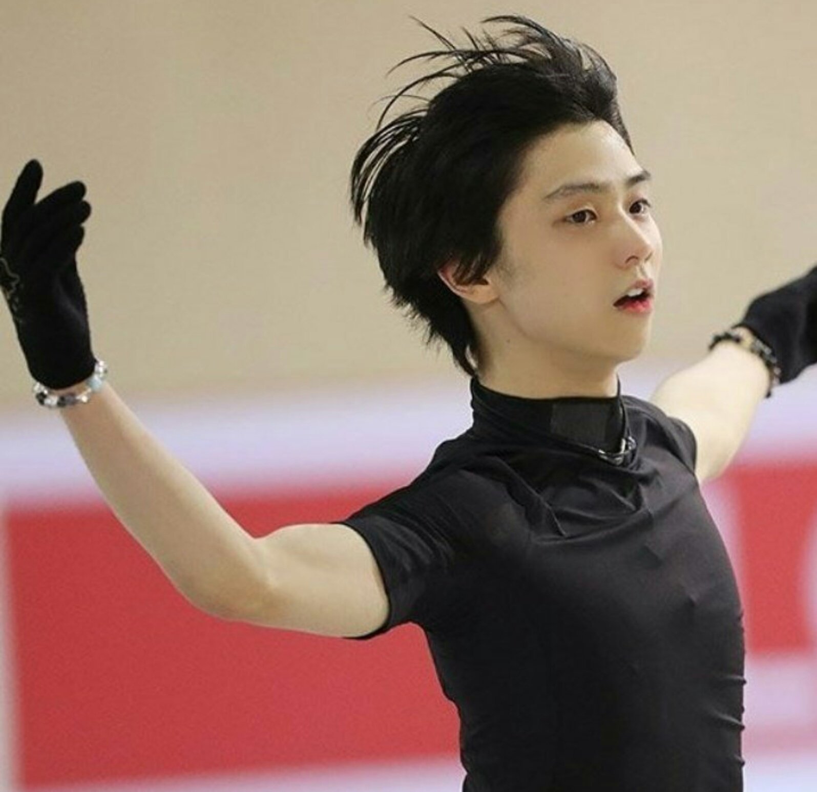 羽生結弦 continues with wings #CiONTU 愛蔵版ブック 公式グッズ 写真
