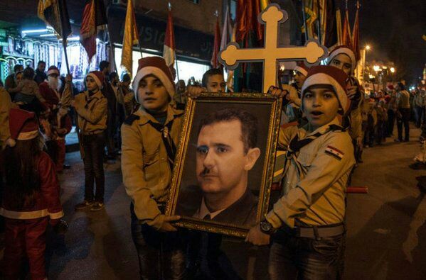 RipollRafa's tweet photo. La agresión a Siria por Estados Unidos y con apoyo de la OTAN no solo es una indecencia sino que podría repetir los fracasos de Irak y Libia. 
Fracasos que acaban pagando los  europeos al soportar de nuevo olas de millones de refugiados y atentados islamistas en nuestras calles. https://t.co/N9XJu97voD