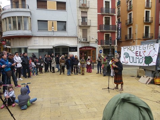 La cadena humana en protesta per La Budellera aplega més de 150 persones… i a la FAVT
diaridigital.tarragona21.com/la-cadena-huma… <a href="/VeinsLlevantTGN/">Veïns Llevant TGN</a> <a href="/GAIATGN/">GAIA Tarragona</a> <a href="/oppida_tgn/">Plataforma Oppida</a> #SalvemLaBudellera