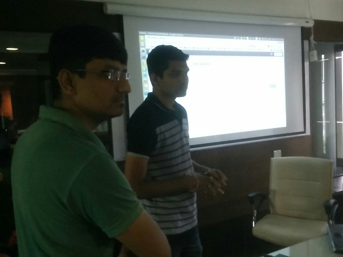 mehtadhaval07's tweet image. @NiketShah2 and Nishit explaining how you can use @ApacheAmbari to deploy/manage/scale clustered applications @JavaMeetup 
#AhmedabadJavaMeetup