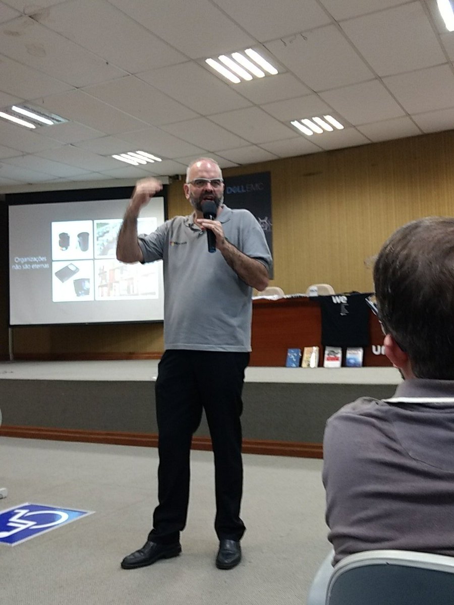 Willy_Nosferatu's tweet photo. #sqlsat718 #sqljoinville keynotes. Como será o amanhã? https://t.co/62SsUfsP1z