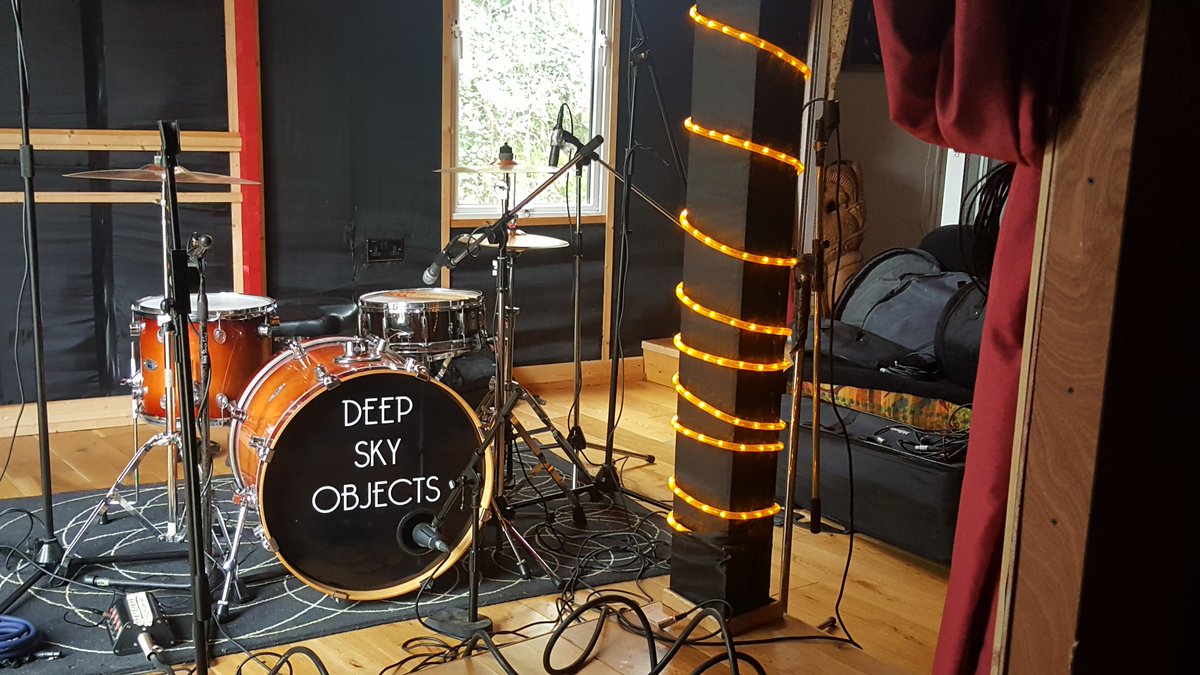 _deepskyobjects's tweet photo. Recording a track this weekend guys at @WhiteWellStudio! Can't wait for you folks to hear it 😊

#whitewell #cork #studio #newmusic #newsingle https://t.co/VGxi0Ap2XI