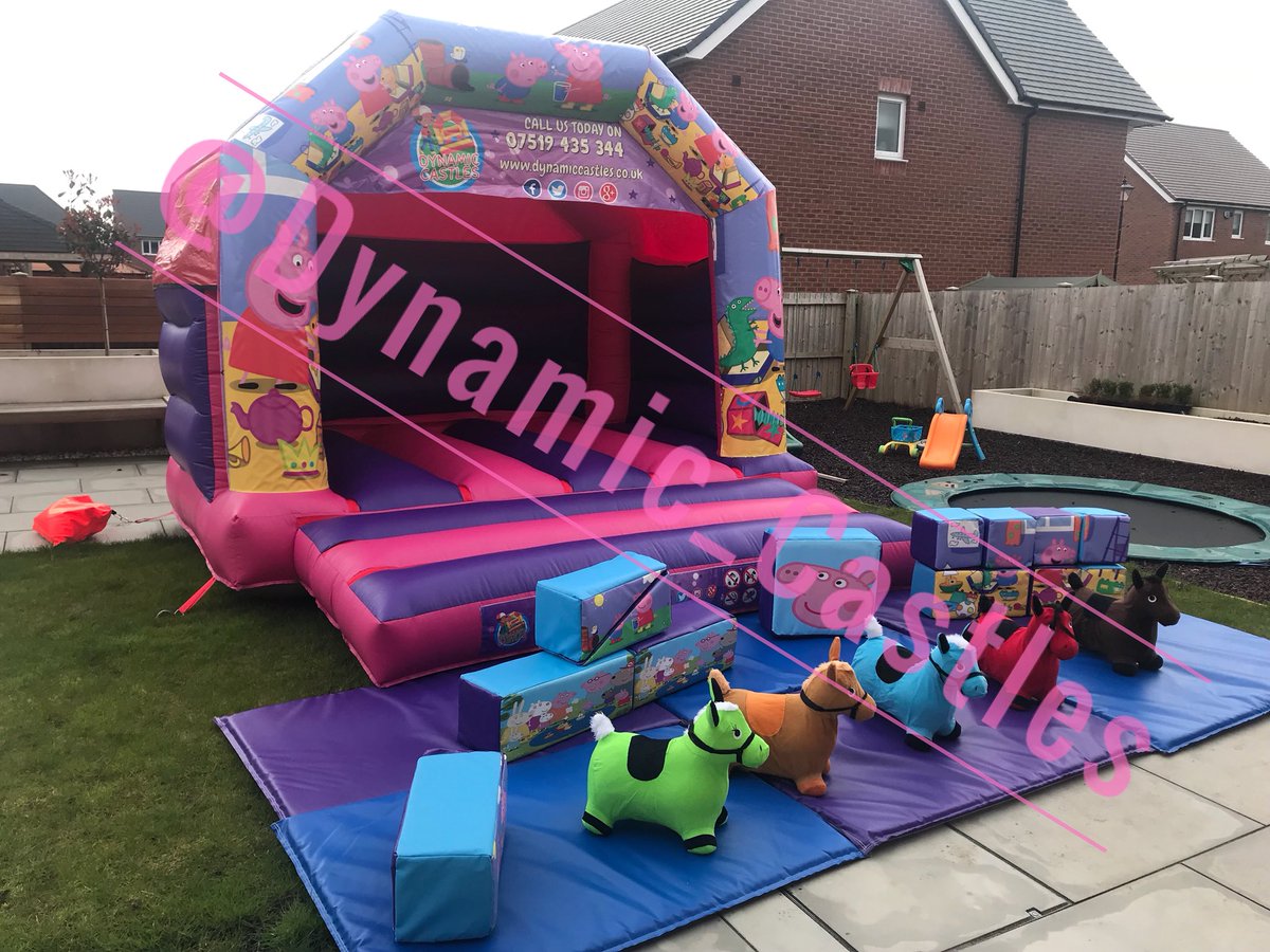 🐷🐷Our Peppa Pig package the sun is on it’s way book now to avoid disappointment ☎️ 07519 435 344 #bouncycastlehire #bouncycastle #Widnes #Warrington #Runcorn #birthdayparty #birthdaygirl #birthdayidea #dmforinfo