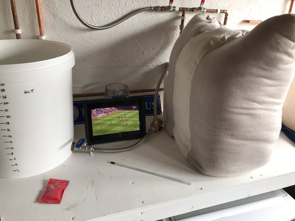 HowbeckAles's tweet image. Cheeky bit of footie during the mash.