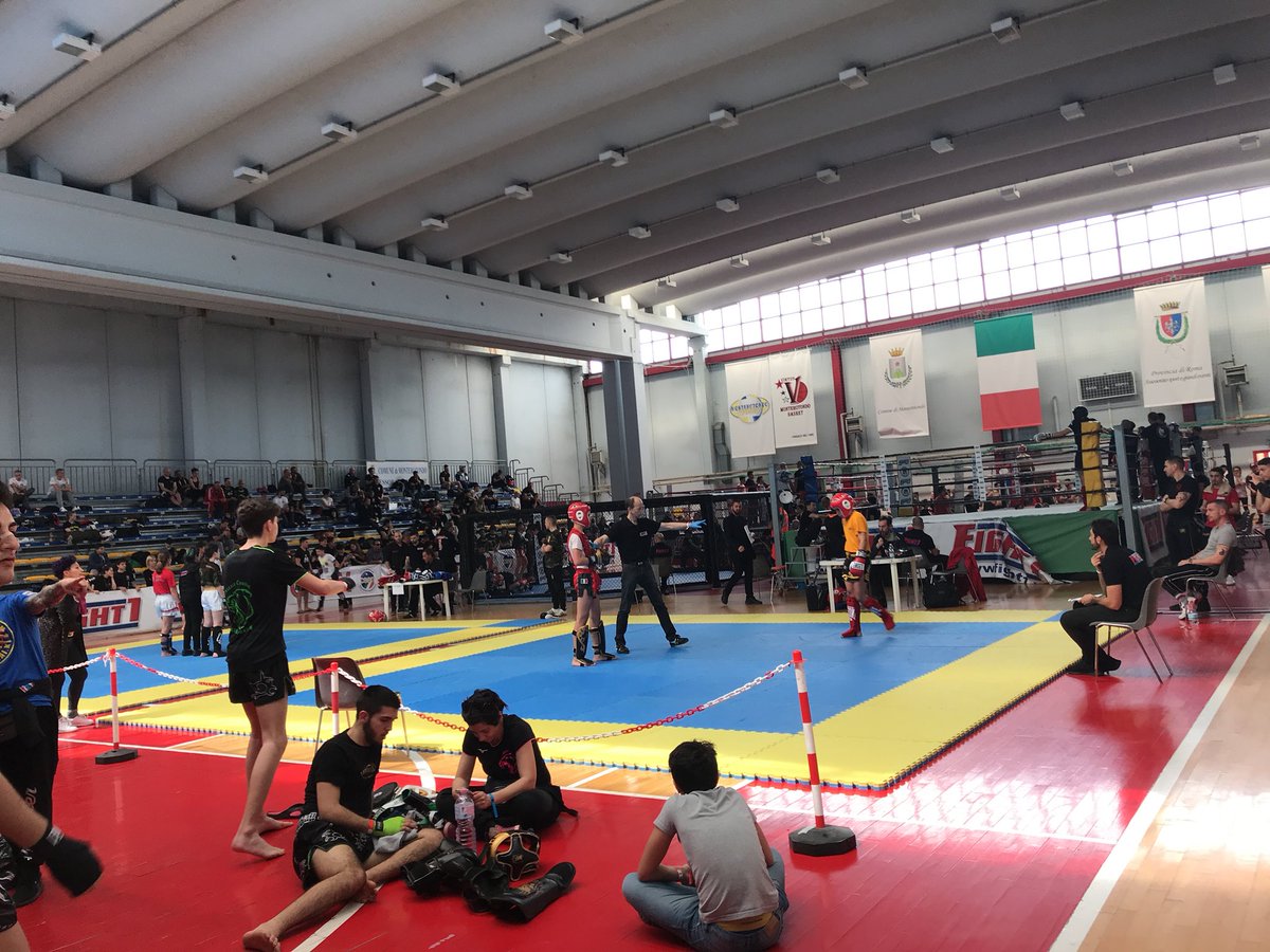 TizianaCherubin's tweet photo. Italiani #Fight1 #k1
Non conta vincere, conta non mollare un cazzo agli avversari! https://t.co/pH3kHyotPB