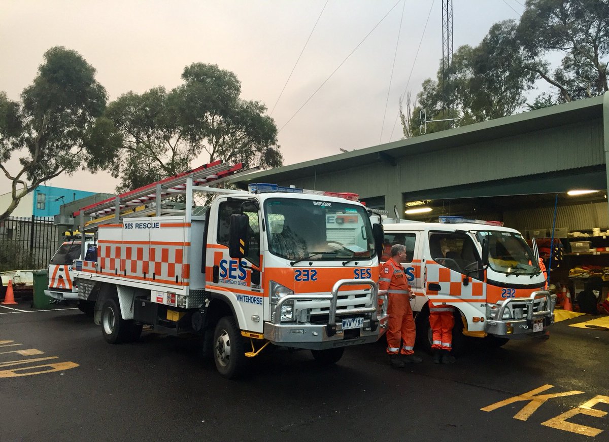 Thanks to our <a href="/vicsesnews/">VICSES News</a> Vols &amp; staff who have shown tremendous commitment responding to over 830 requests as damaging winds affected the state. Dropped in on @SESWhitehorse on my way past as busiest Unit. Thanks to our #WeWorkAsOne agencies in the field ICCs RCCs &amp; SCC today!