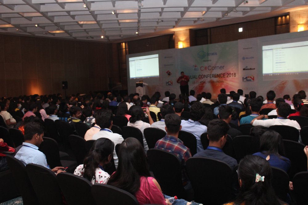 CsharpCorner's tweet photo. #CsharpCon18 Day2 #DataScienceTrack - @pinaldave starts offering #tips and #tricks on boosting #SQLServer performance. A must-attend session! https://t.co/q4vBLEYhZA https://t.co/QO424233Lj
