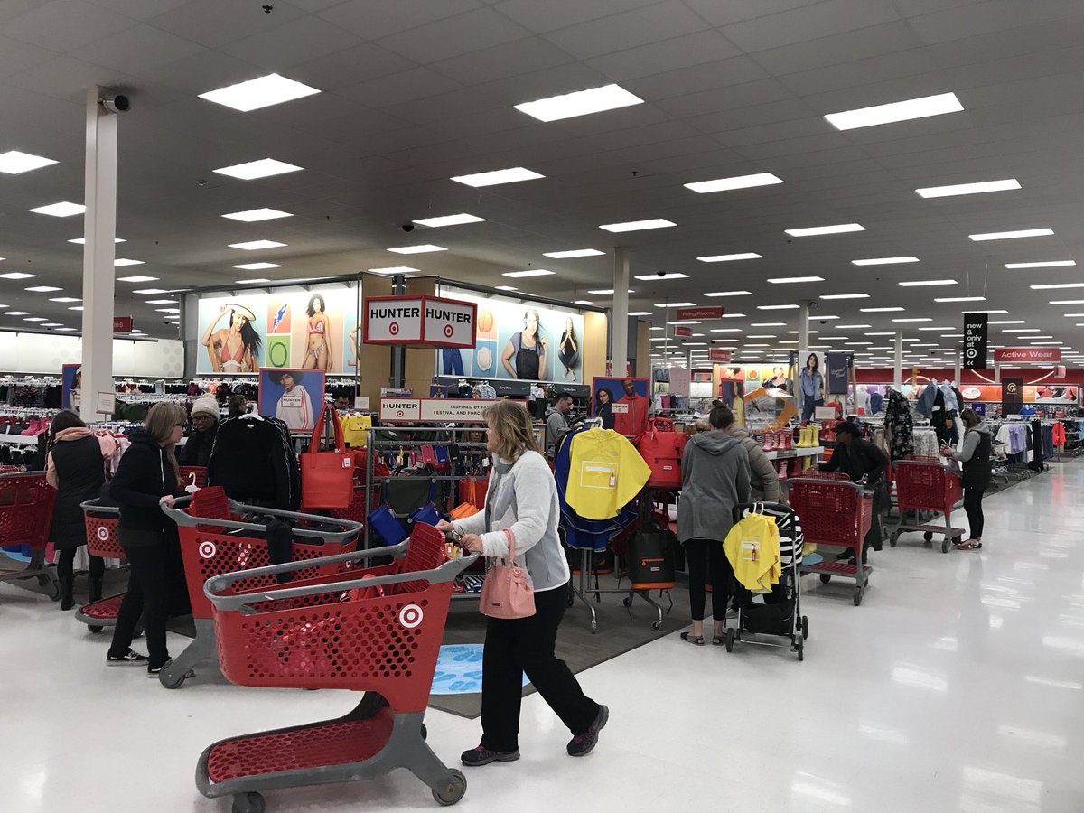 Our guests are LOVING Hunter for Target this morning at T1901! #HunterxTarget #SellItAll <a href="/AliciaRoseH/">Alicia Rose Hodges</a> <a href="/adriennelebo/">Adrienne Lebo</a>