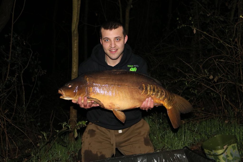 ViperTackleLTD's tweet photo. ⭐️ Catch Report ⭐️ David Hurman with this lovely 27lb Mirror at the famous Sandhurst Lake on the Viper Team Social caught on the Viper Curve Shank https://t.co/bB6Hhl3NOt #teamvipertackle #vipertackle #sandhurstlake #teamsocial #curveshank https://t.co/kp1nIT2wgg