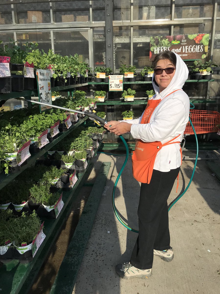 susan_plog's tweet photo. Thank you for starting off Season with awesome #PlantCarePartnership @HomeDepot @dangracehd #6178Fishkill @KurtWeissGH https://t.co/ctEosU5Gyq