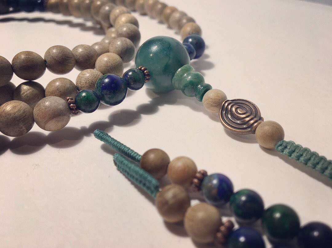 _Chi_Me_'s tweet photo. Earthing #Mala -108 Silk Wood, Chrysocolla and Verdite Guru. Feel grounded as you cleanse/open your chakras. Has the feel of a walking meditation in the forest and the rejuvenating sensation of being one with nature #meditation #mindfulness #martialarts #kungfu #intention #yoga https://t.co/lU0RZRnQuG