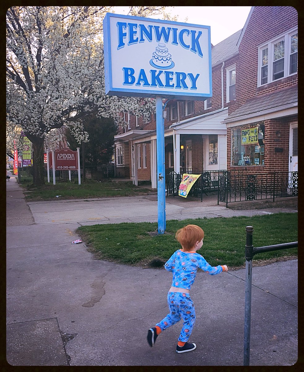 bcoker's tweet photo. #doughnutrun #saturdaymorning #pajamas #fenwickbakery #baltimore ๐ฉ๐ฉ๐ฉ https://t.co/EPkRaCMOzn