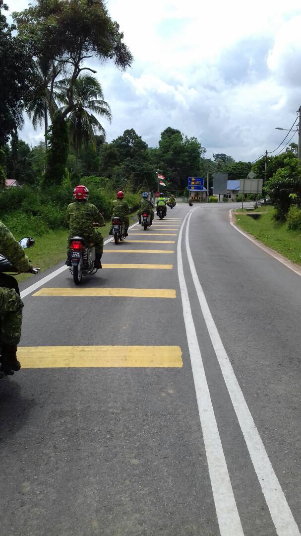 syaffiq_ArpRaub's tweet photo. Rondaan Sukarela Anggota RELA Daerah Raub

Tarikh : 15 April 2018 (Sabtu)
Masa : 9.00 Pagi - 5.00 Petang 
Tempat : Batu Malim, Raub

Kehadiran
1 x KPR &amp; 16 x Anggota   
@zulkifliabidin 
@RazibSRBrians 
@Ct_PRDraub 
@relapahang 
@RELARaub https://t.co/DW11rN7e8U
