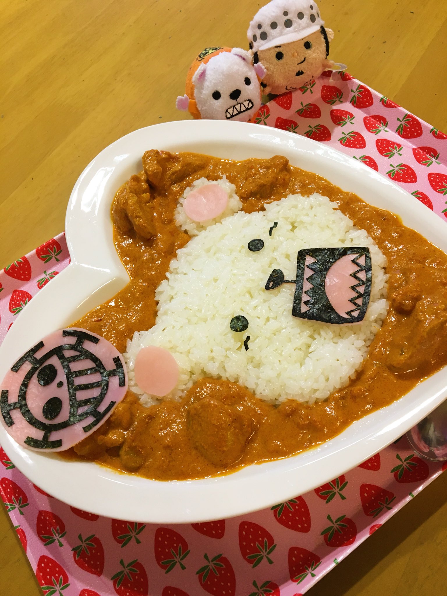 おみcafe 海苔アート One Piece ハートの海賊団ベポのバターチキンカレー バターチキンのオレンジ色がベポのつなぎみたいだなぁって 思わず作ってみました カレーのほうも スパイス炒めて丁寧に仕上がってます おみったー Onepiece ワンピース