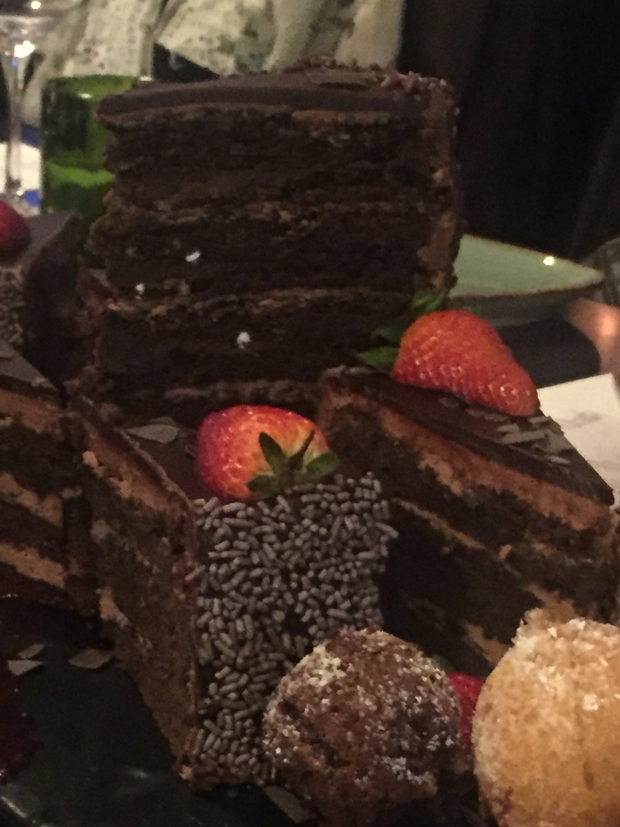 CHMW_KDickinson's tweet image. Incredible chef’s dinner from @TwoRoadsHotels @LansdowneResort for the @CHMWarnick team this week. Still stuffed from the insanely delicious 18 layer cake!! #chefmagic #hotelF&amp;amp;B #crabcakestodie