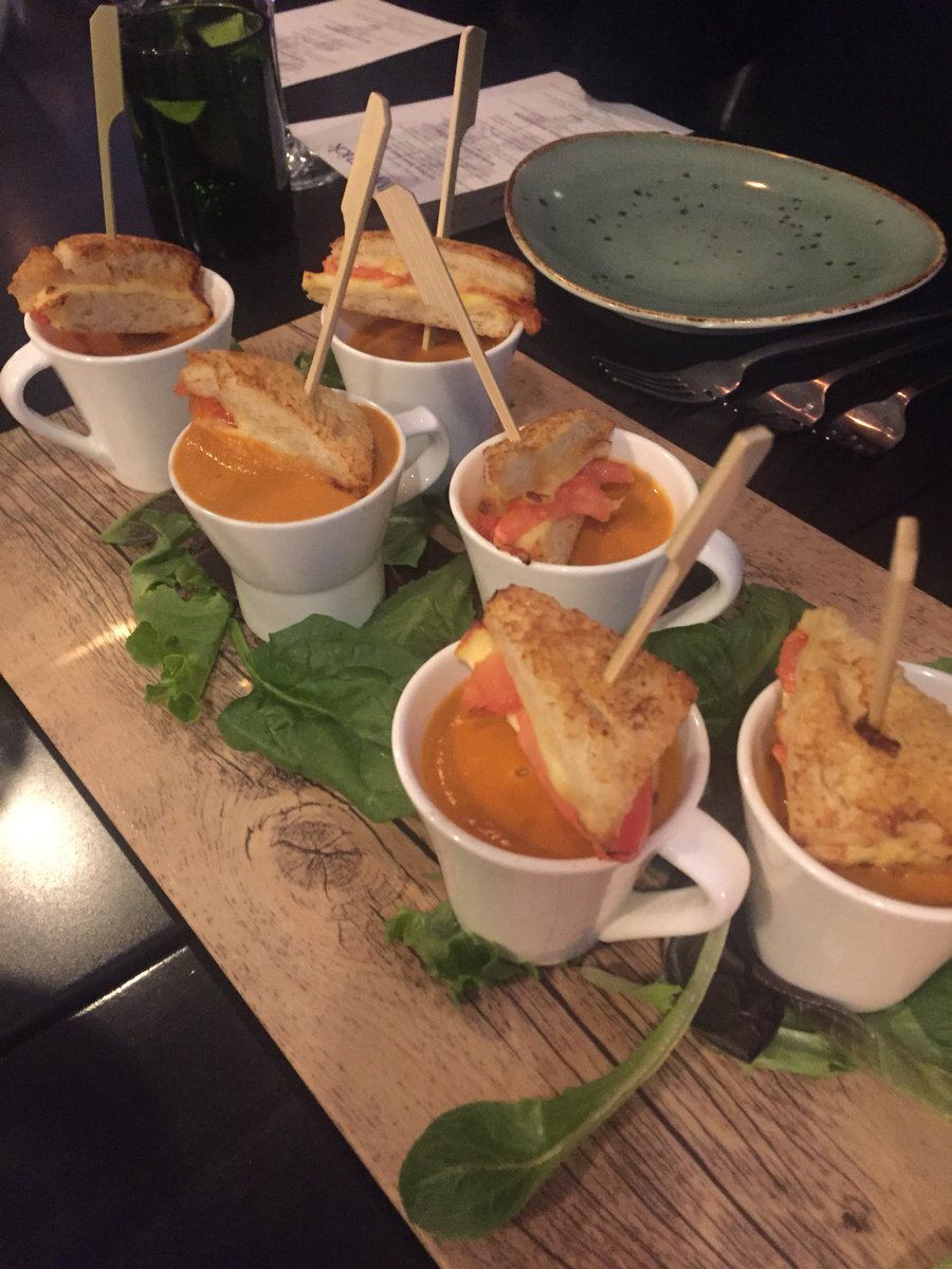 CHMW_KDickinson's tweet image. Incredible chef’s dinner from @TwoRoadsHotels @LansdowneResort for the @CHMWarnick team this week. Still stuffed from the insanely delicious 18 layer cake!! #chefmagic #hotelF&amp;amp;B #crabcakestodie