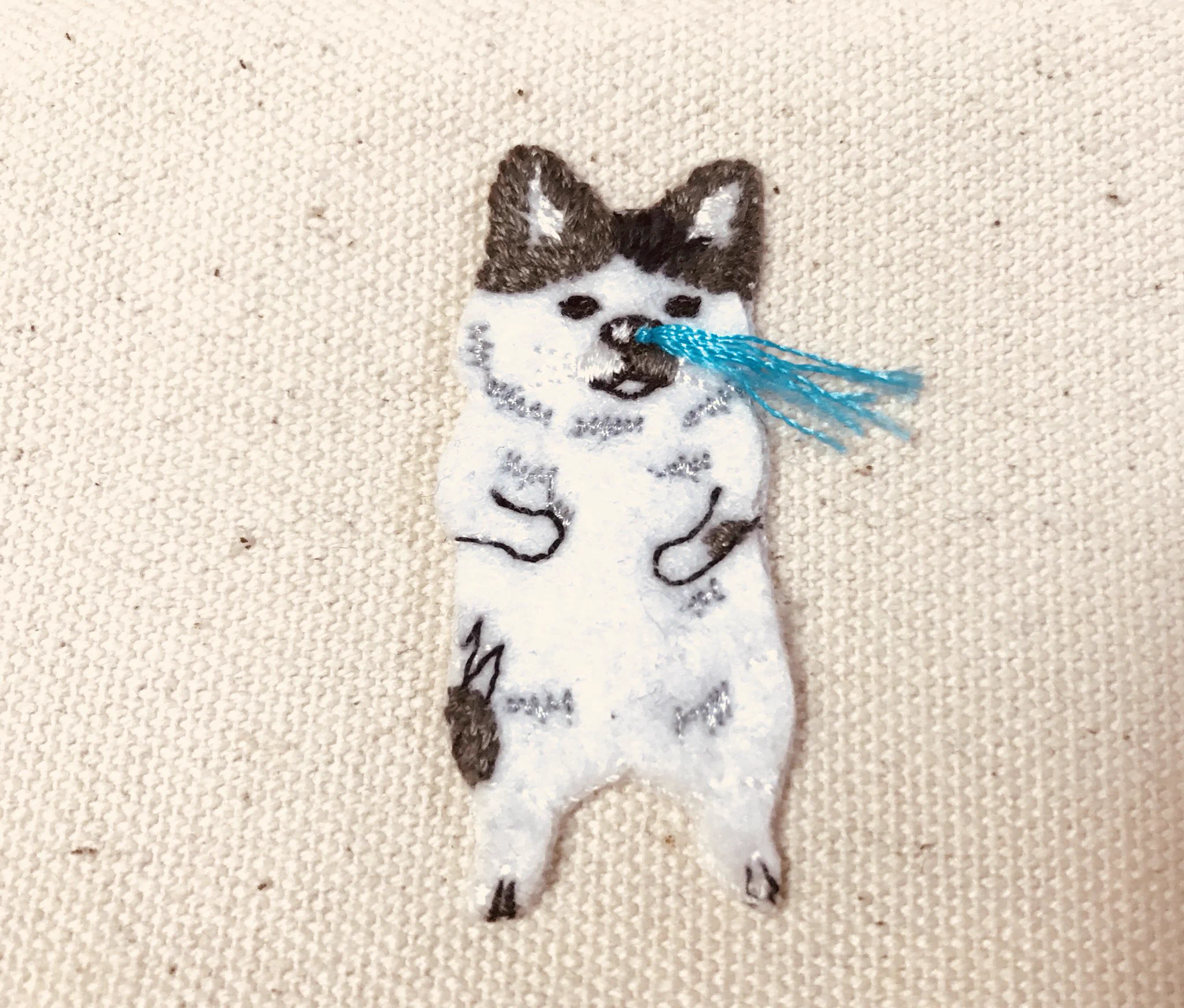 なんなのかすぐにわかるアイテムｗ猫の鼻から鼻水が出ているティッシュケースｗ