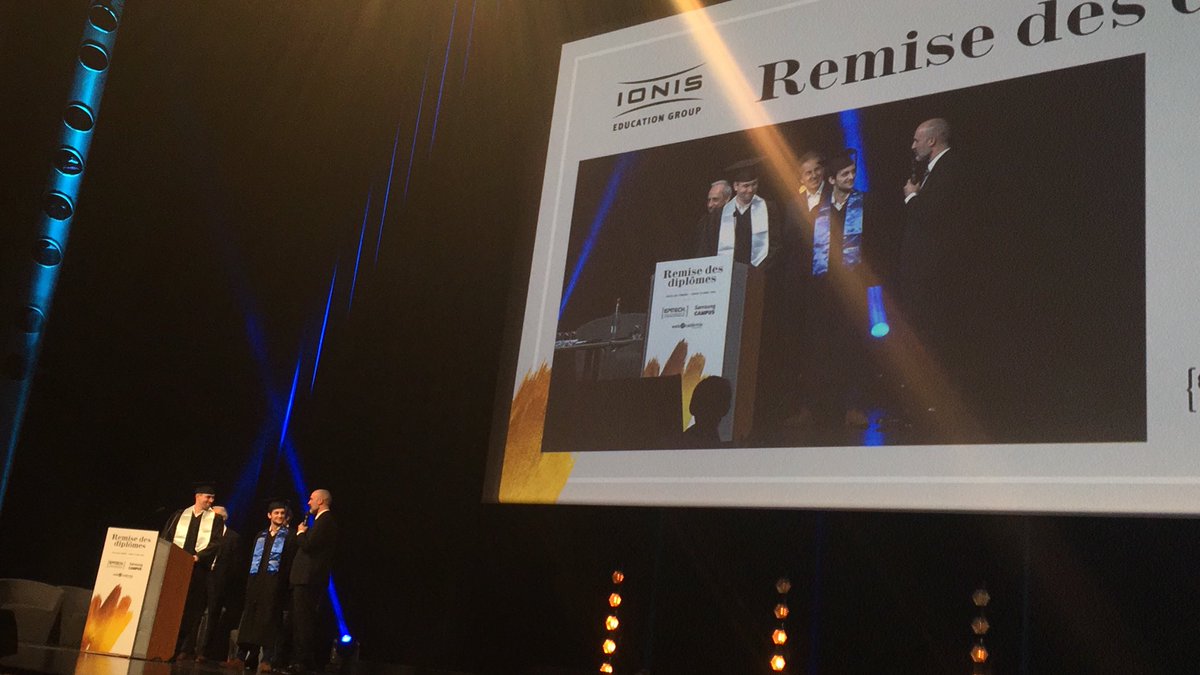 Epitech's tweet photo. « Nous avons passé 5 années ensemble et je vous souhaite le meilleur ! » Simon Daguenet, major de la promo 2017 #Epitech2017 https://t.co/lRqUjAbpQ4