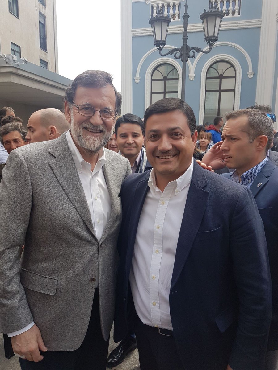 CarlosGarcia_PP's tweet photo. Con @marianorajoy en #Zamora. El @PPopular es el partido q defiende el medio rural y trabaja para q todos los ciudadanos tengan acceso a servicios de calidad, independientemente d dónde vivan.

Defendemos nuestros pueblos.

#RetoDemográfico
#RetoDemográficoYRural https://t.co/mj64sWETqh