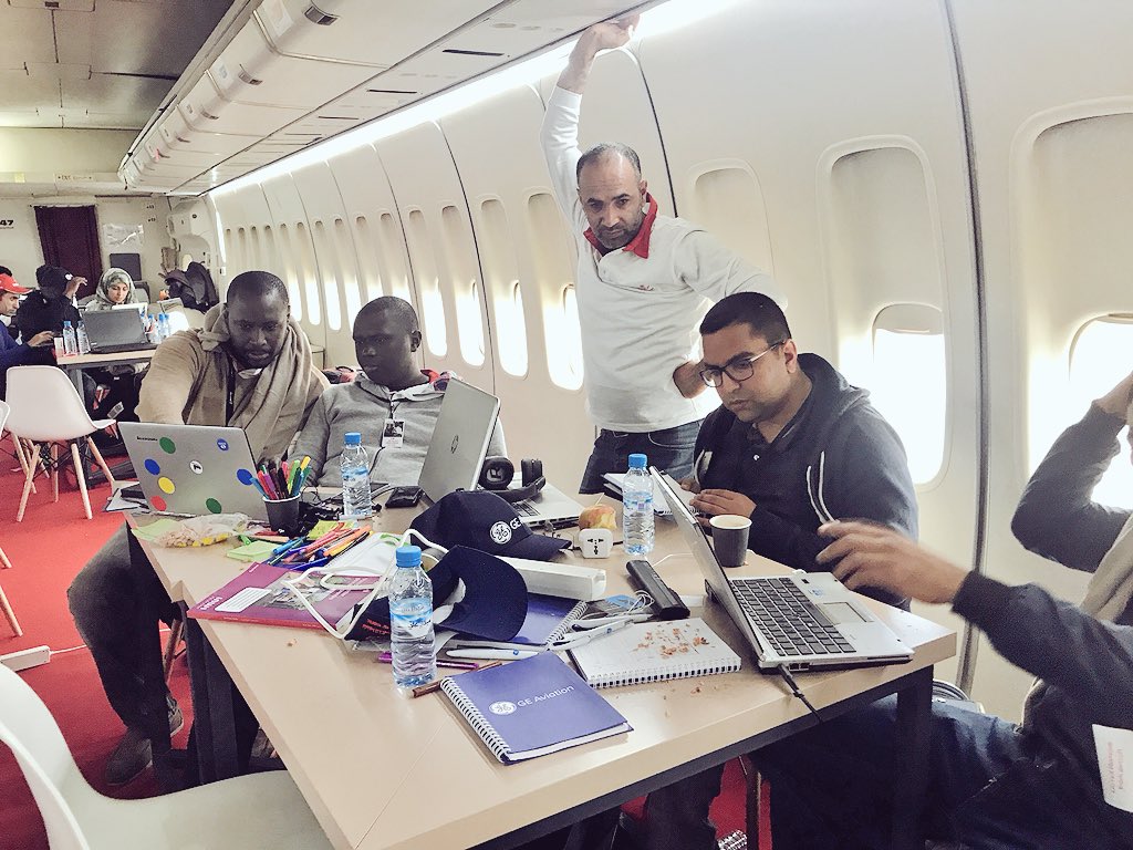 royalairmaroc's tweet photo. Brainstorm et benchmarks pour trouver des idées encore plus innovantes et créatives #RAM747 #Hackathon #OpenInnovation https://t.co/otxrUOgRaz