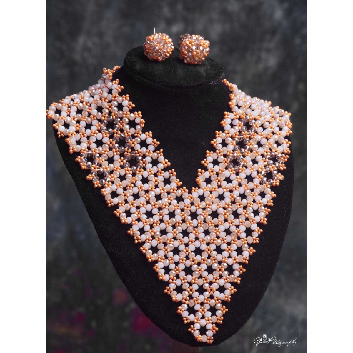 guzeartworld's tweet image. Product shoot for @sijuogemakeovers
Photo by @guzeartworld

guzeartworld.com

#beads #beadmaker #productshoot #productphotography #guzeartworld