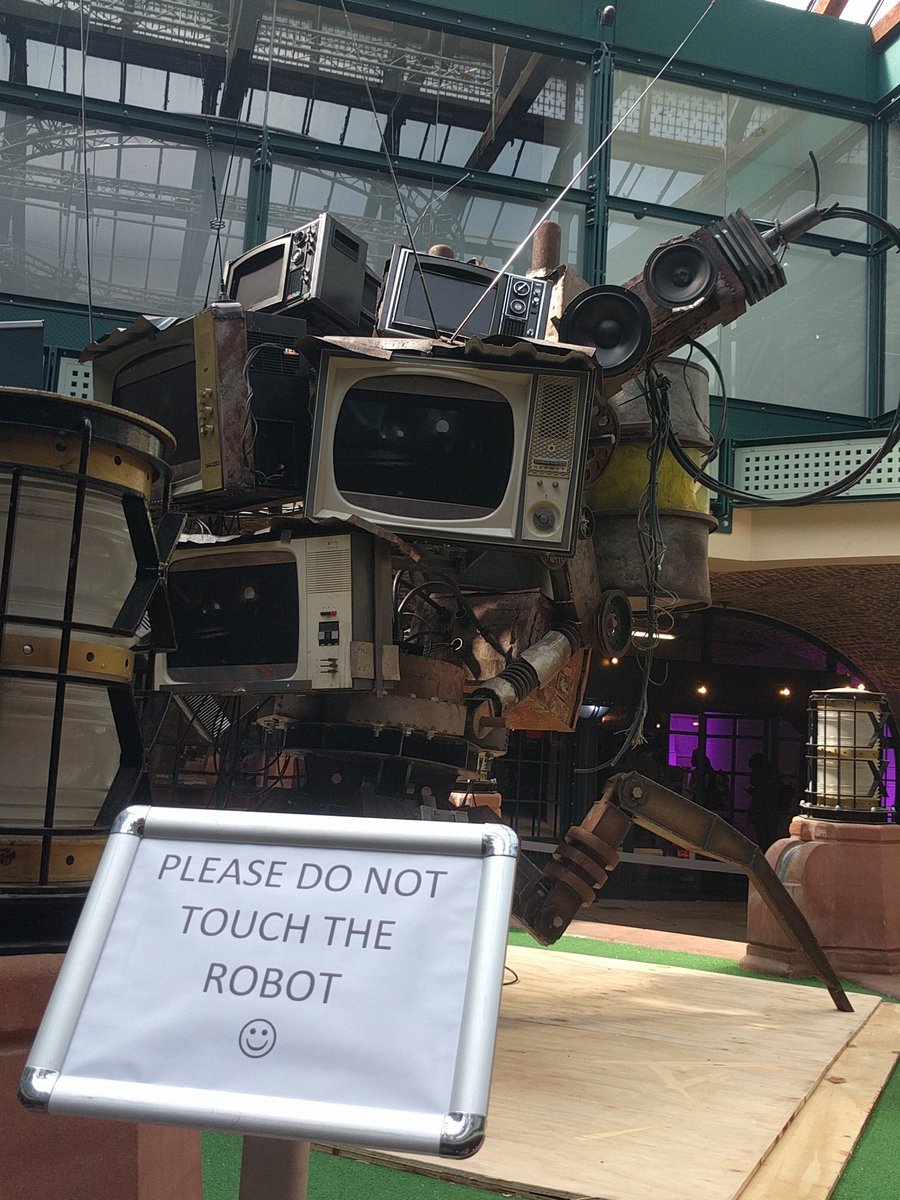 filmhoundsmag's tweet photo. Just played Steel Rats at #Rezzed2018 on the most intimidating convention stall I've ever seen @MsVeronicaVance https://t.co/yozmiIhRZ2