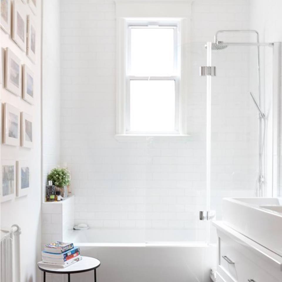 manzdecor's tweet photo. Crisp and Clean, check out our favourite go to off-white. Benjamin Moore CC-40 Cloud White https://t.co/iS9p0DaYob