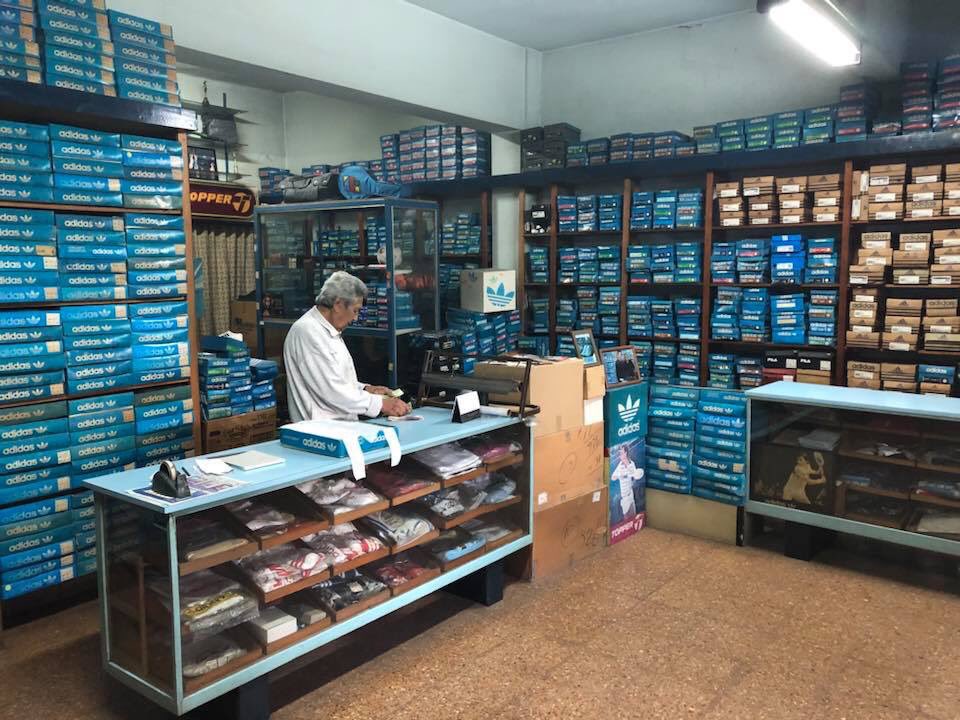dorado africano marxismo Casually Adidas on Twitter: "Adidas shop in Buenos Aires Argentina 🇦🇷  it's a thing of beauty #adidas #vintage #rare https://t.co/gOVVKV9kPm" /  Twitter