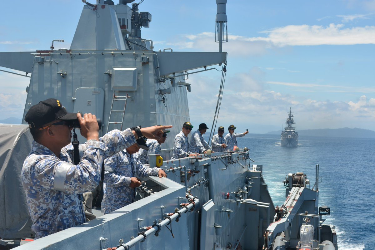 kdselangor's tweet photo. PASSEX with HMS TOOWOOMBA
#FLAGHOIST
#MANNEX
#RASAP
@mykamarul
@syedzahirputra
@MPA_Timur
@ksharizal
@tldm_rasmi
#defencediplomacy
#perkasaperwira
#bestshipbestcrewonboard
#advancewewill https://t.co/4v8DsxCd7R