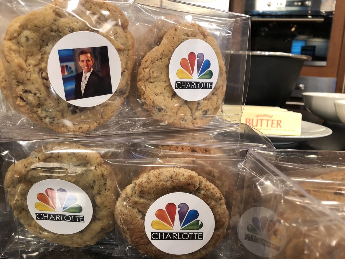 MarkBoyleTV's tweet photo. Love it when we have a cooking segment with cookies 🍪 @wcnc https://t.co/qomHvoYOy2