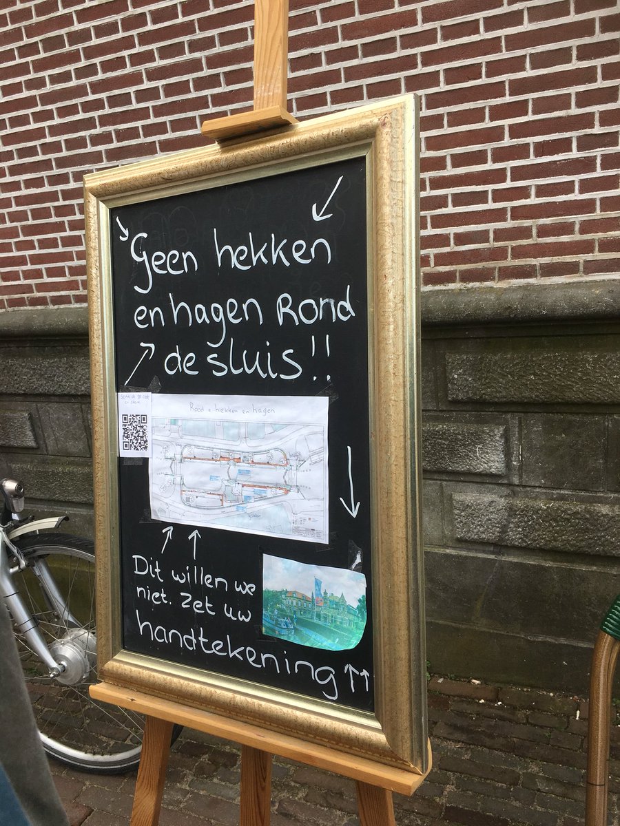 Ton_Overmeire's tweet photo. Idd. “Levensgevaarlijke taferelen” rond de sluis.....! https://t.co/j3eDRR9QYr