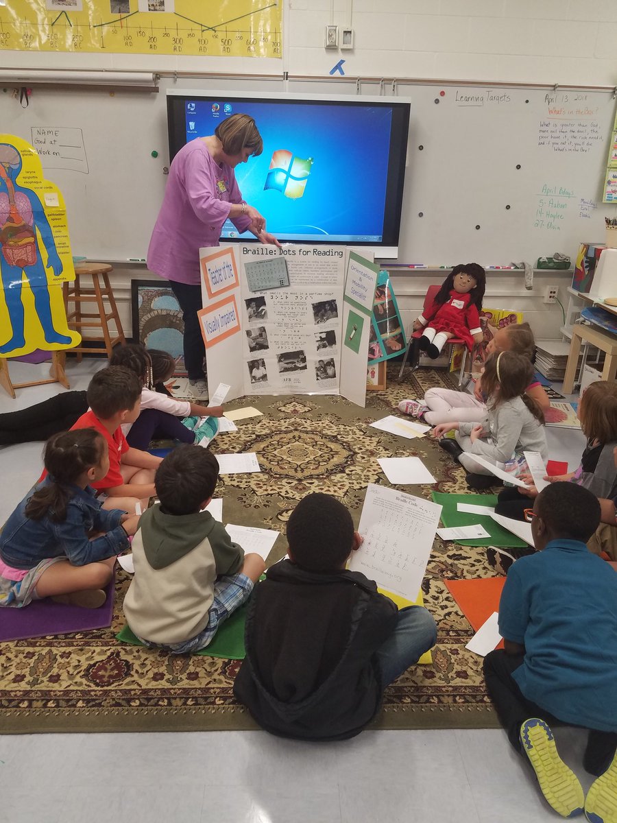SpringhillGift1's tweet photo. @SpringhillGift1 1st graders learning Braille in our human body unit https://t.co/dGY5dM8gYH