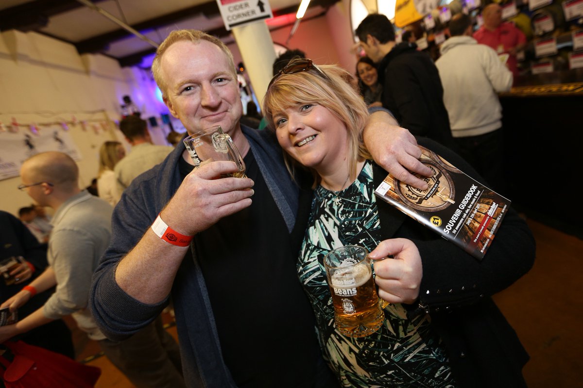KnutsBeerFest's tweet photo. 🍻 Knutsford Beer Festival is next weekend! We have 40+ quality craft beers, cider, gin and wine plus entertainment and hot food. Tickets = £10 and tokens £1.50 each. Book now and get 20% with code: KBFTwitter18: https://t.co/JBfwuMiuRb #KnutsfordBeerFestival #craftbeer 🍻 https://t.co/SBZxRq3KGd