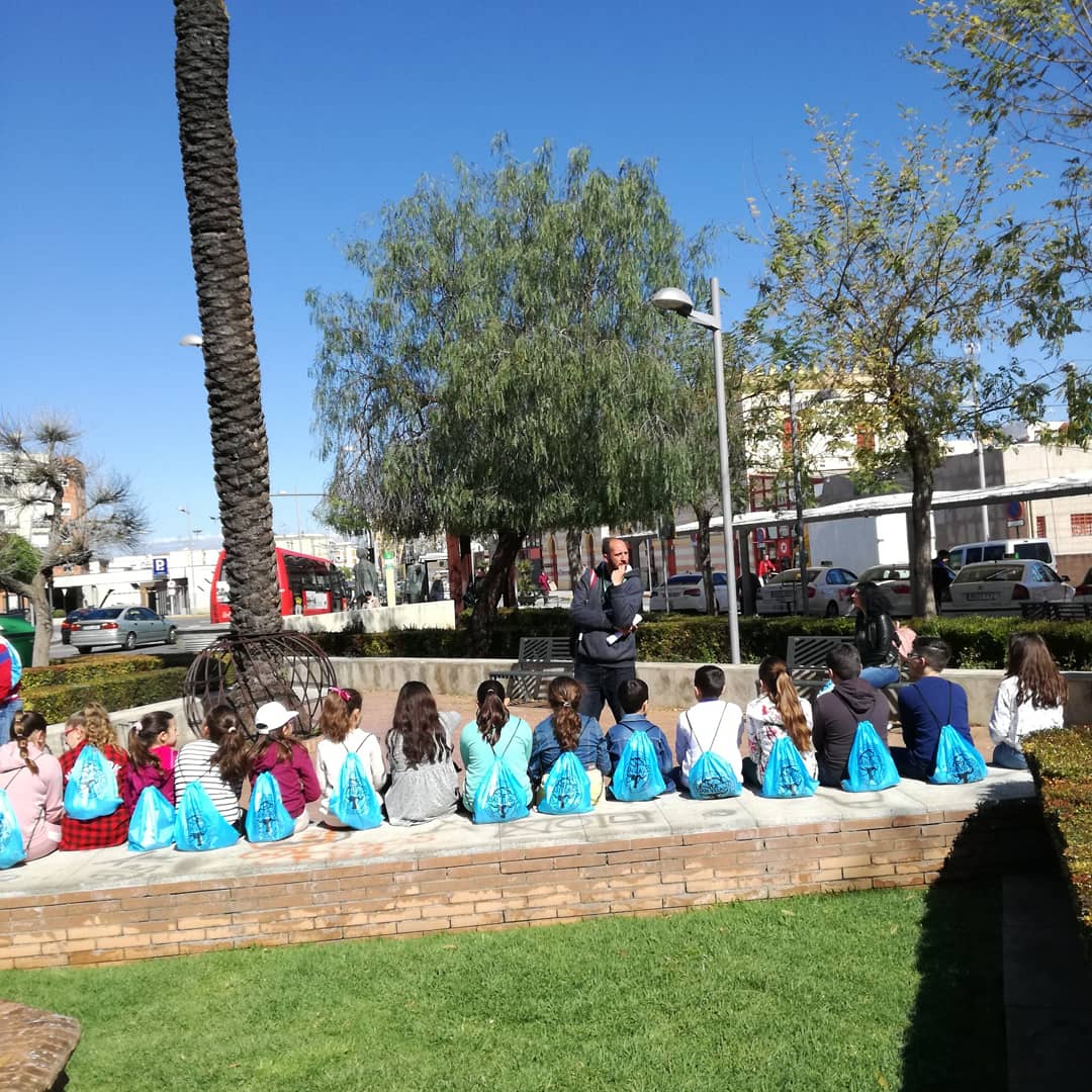 CSDCJUANVELASCO's tweet photo. Durante la mañana de hoy hemos aprendido un poco de la historia de #DosHermanas @lasemana @cadena_dh @elnazarenodh @2hermanasinfo #Historia https://t.co/QKtESYegmb