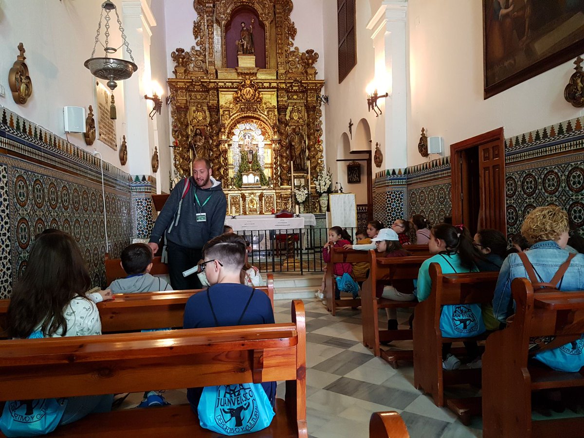 CSDCJUANVELASCO's tweet photo. Durante la mañana de hoy hemos aprendido un poco de la historia de #DosHermanas @lasemana @cadena_dh @elnazarenodh @2hermanasinfo #Historia https://t.co/QKtESYegmb