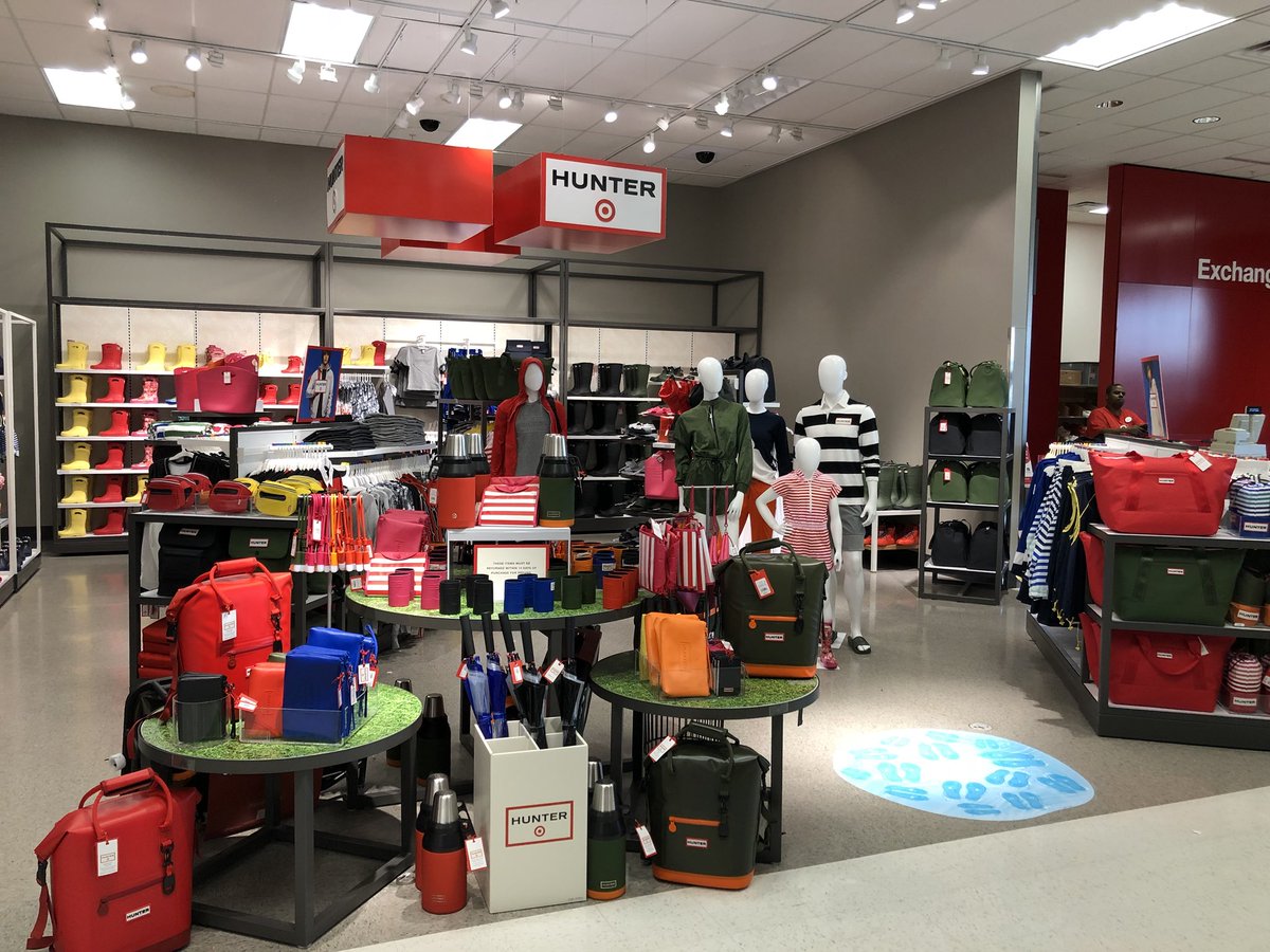 EmilySassoTGT's tweet photo. Finally Here!! #hunterxtarget ❤️☔️🎯 2124 has all of your favorites! https://t.co/5vyuG4TtvY