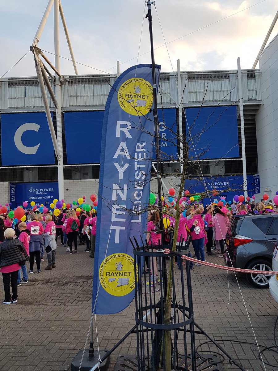 LeicsRAYNET's tweet image. Supporting the Twilight Walk 2500 ladies in pink for LOROS.
