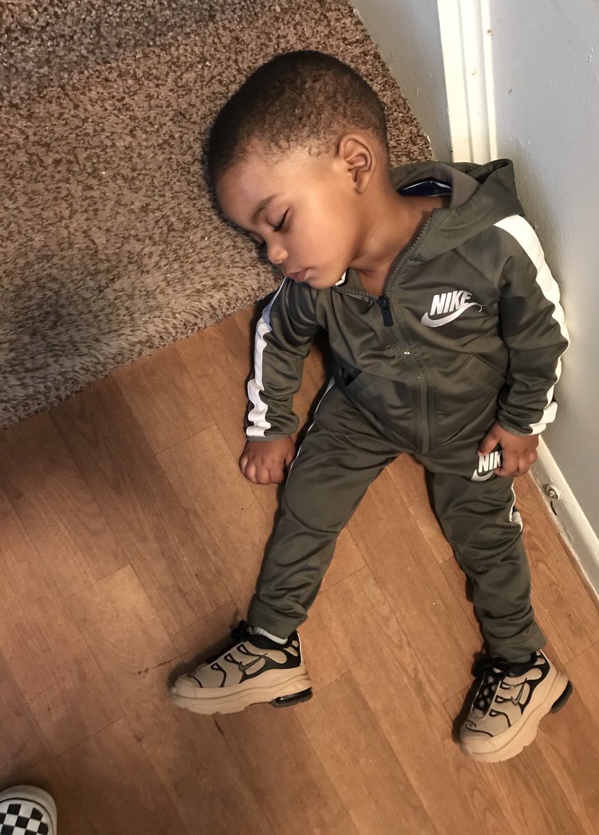 dajjrambo's tweet photo. When it’s nap time , it’s nap time 😴 https://t.co/APq5NaSSQL