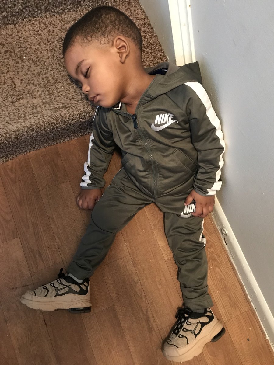 dajjrambo's tweet photo. When it’s nap time , it’s nap time 😴 https://t.co/APq5NaSSQL