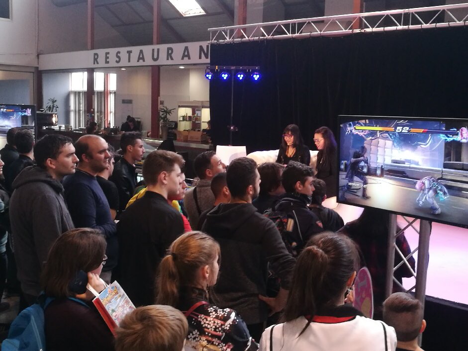 Kayane's tweet photo. Superbe ambiance à @manganimes30 aujourd’hui ! J’aurais aimé jouer davantage pour affronter + de monde encore !! 
On se retrouve demain sur la scène jeux vidéo :) ! https://t.co/4OScMOEo6A