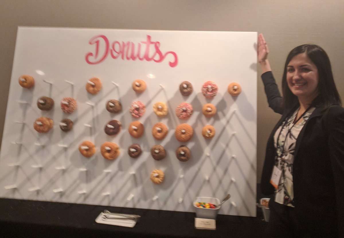 MatthewShick's tweet image. I think this would look good in @__tannaz 's office #DonutsWall