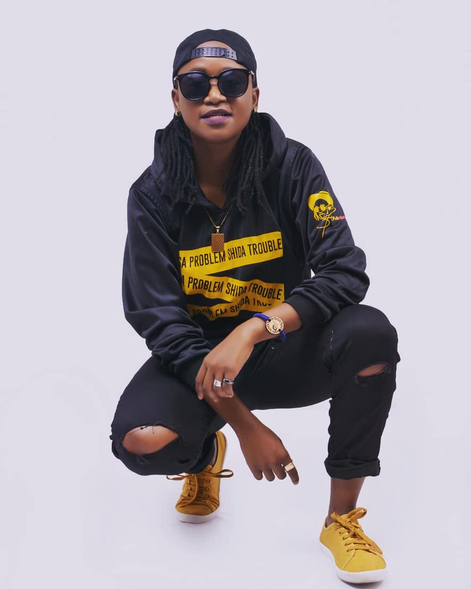 Saulrexton1's tweet photo. Check out @Fena_menal fashion line hoodies n Tees,  Already rocking in my wear. Make your orders on @fenamenalstyle on IG. #Fenatics https://t.co/gB9Hvbe07R