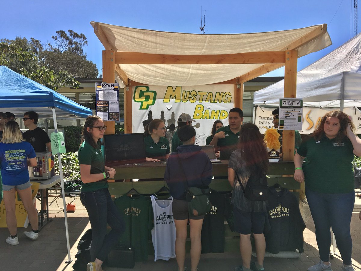 kkpsi_iotapi's tweet photo. It’s Open House! Come check out the band booth! #openhouse https://t.co/4DQuzCFF38