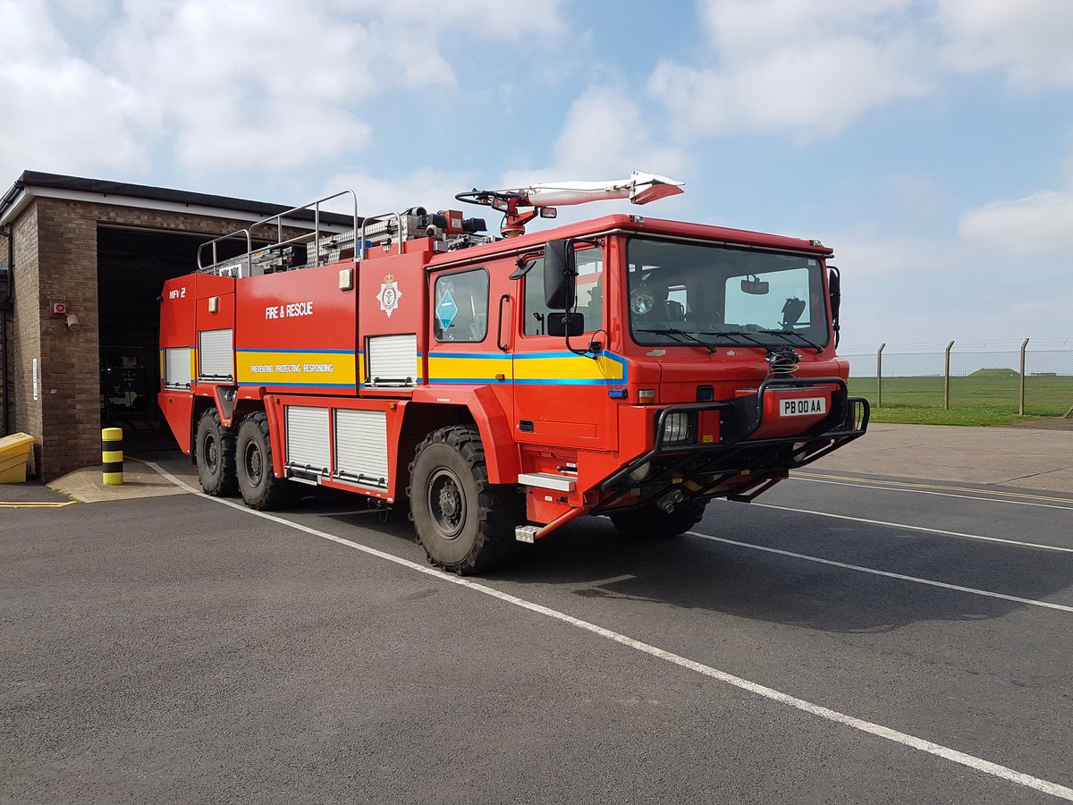 waynebrooks2008's tweet photo. Great opportunity to train today with the Fire Fighters @ RAF Scampton thank you for the hospitality and training session. @nottsfire @RHodgson_NFRS was well worth the visit 🚒🚒🚒 https://t.co/u8xnphRgNx
