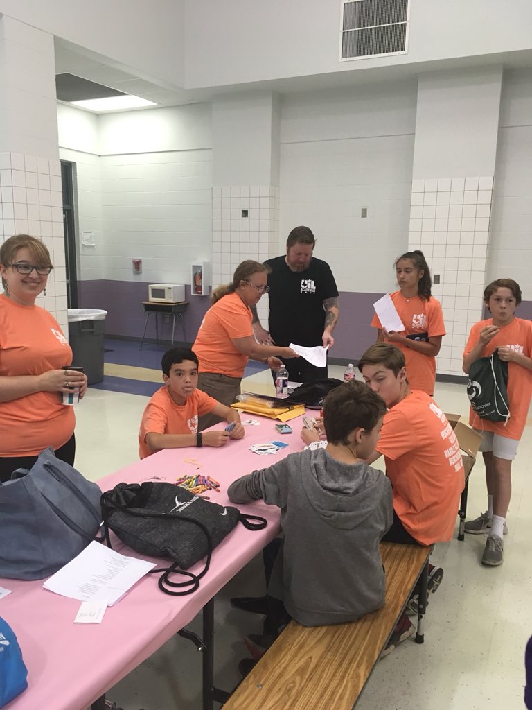 teacheng8's tweet photo. Academic UIL rocks!! Murchison has a small AWESOME team! @MurchisonMats #AISDproud https://t.co/TLhcLGlwQT