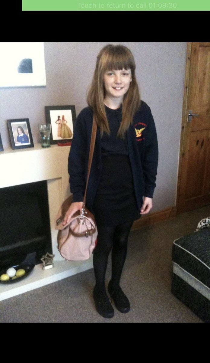 emilyhepburnx's tweet photo. Soon to be tripping over that bag @_elliefairsx  #beauty #mingefringe #GOFF https://t.co/abrBjn8ujc