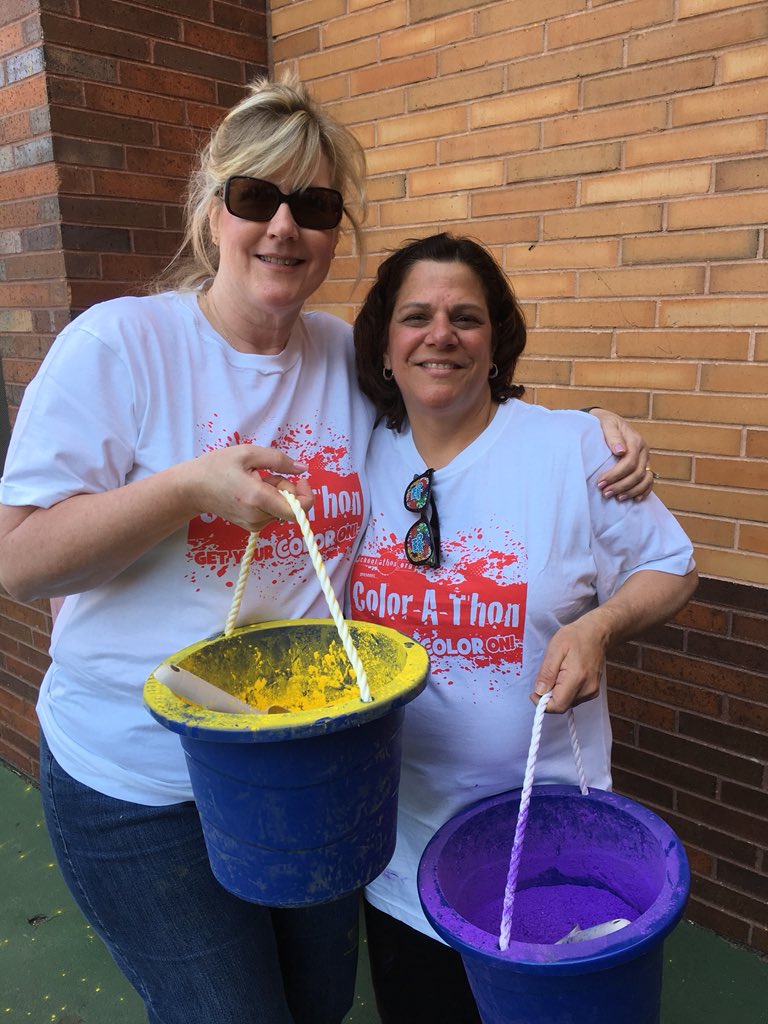 susan_soupy's tweet photo. Color Run @PS56R https://t.co/Dz3F7LwJ0R
