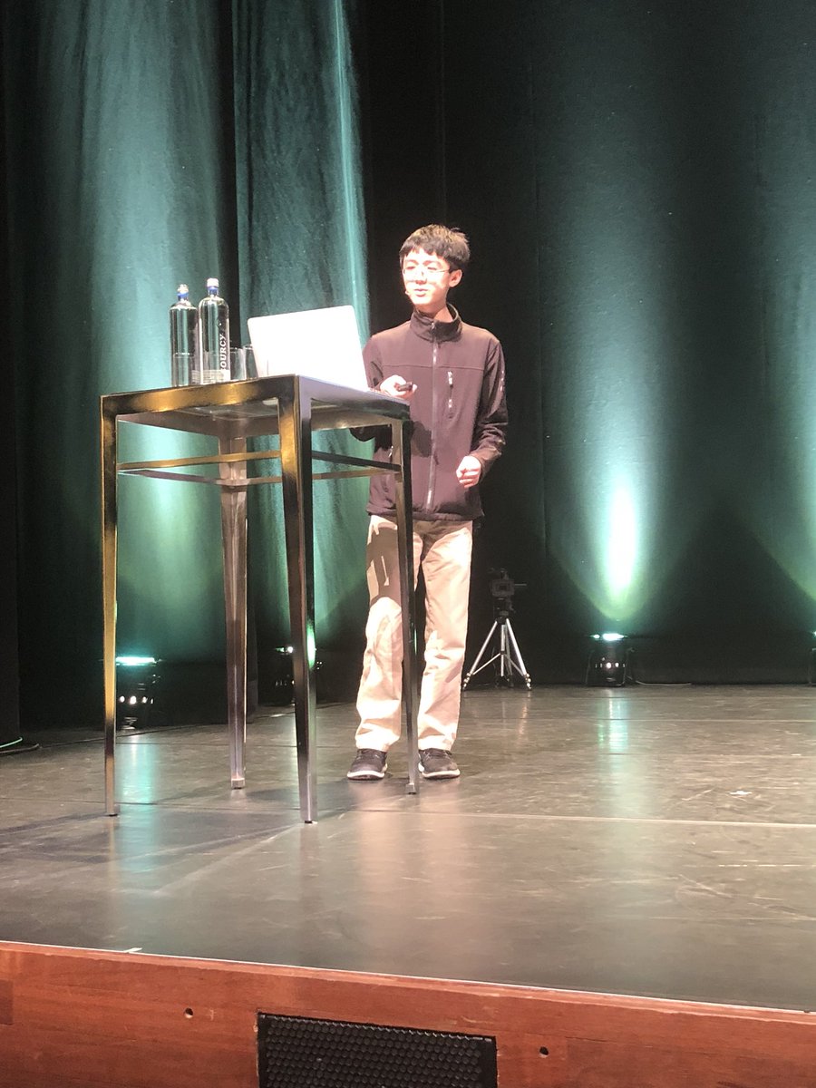 profjasonpotts's tweet photo. Alan Fong is my new favorite person. Did 3 minutes of impromptu stand up comedy waiting for a slide deck to load. @NEO_Blockchain #moonlight #NEO #proofofmagic https://t.co/CNjLy6pg8f